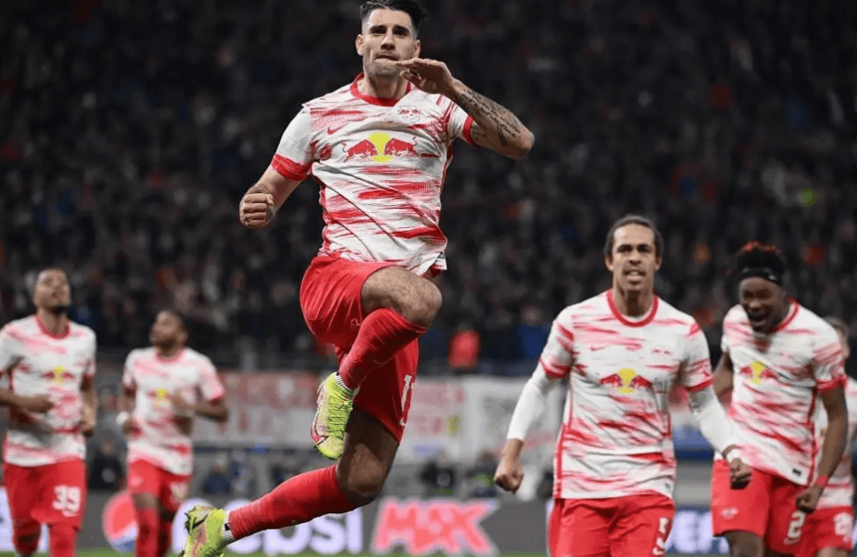 开云APP-赛前体能课后,莱比锡主帅复盘备战英超,球迷炸锅,年轻球员得到机会的简单介绍